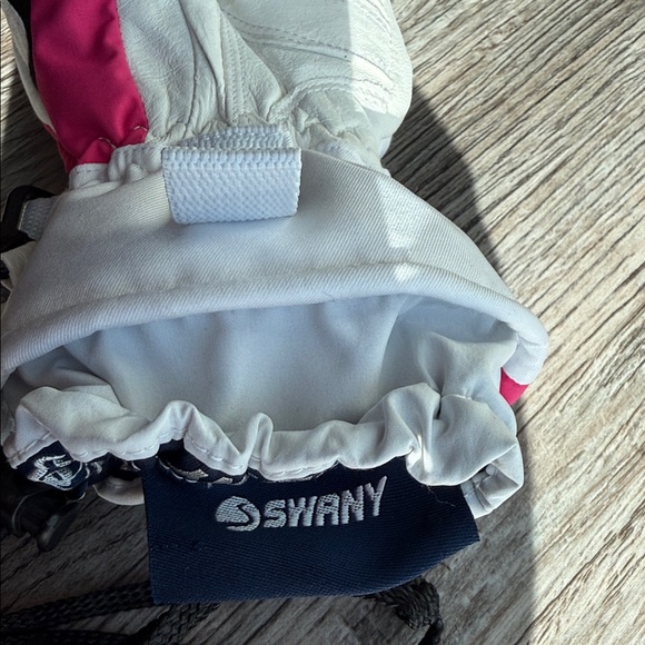 Swamy tri plex mittens Set - White and Pink size (7/8) - Picture 3 of 6